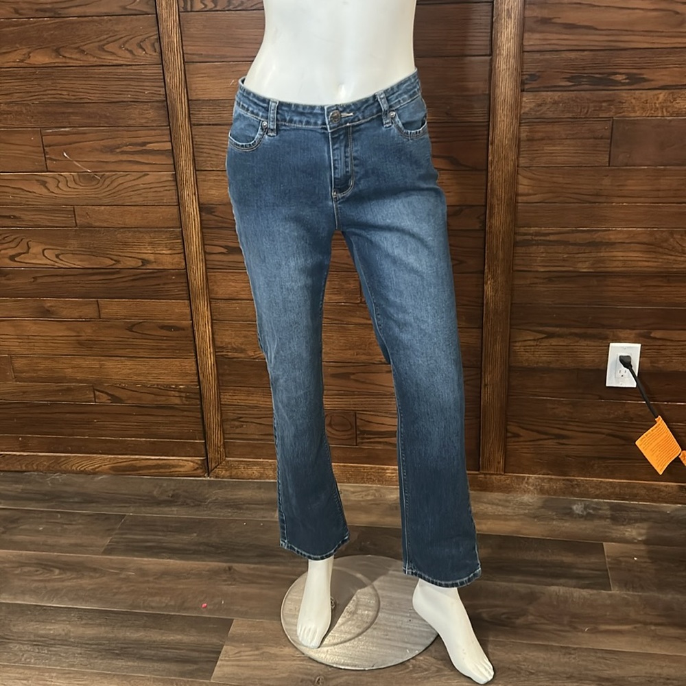 Buffalo David Bitton Boulevard. 8X 30. Mid rise straight leg stretch. Dark wash.